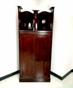 Szecessziós mahagóni sarokszekrény
