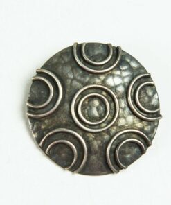 Iparművész kitűző