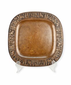 Tevan Margit iparművész dísztál