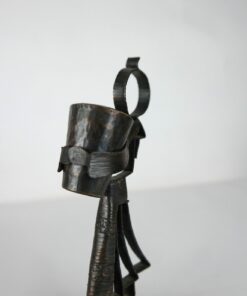 Iparművész réz gyertyatartó "Kislány kosárral"