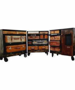 Fiókos szekrény garnitúra régi bőröndökből