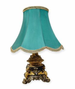 XIX. századi historizáló bronz asztali lámpa aranyozott díszítéssel