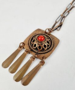 Keleties stílusú Vintage design nyaklánc piros kővel